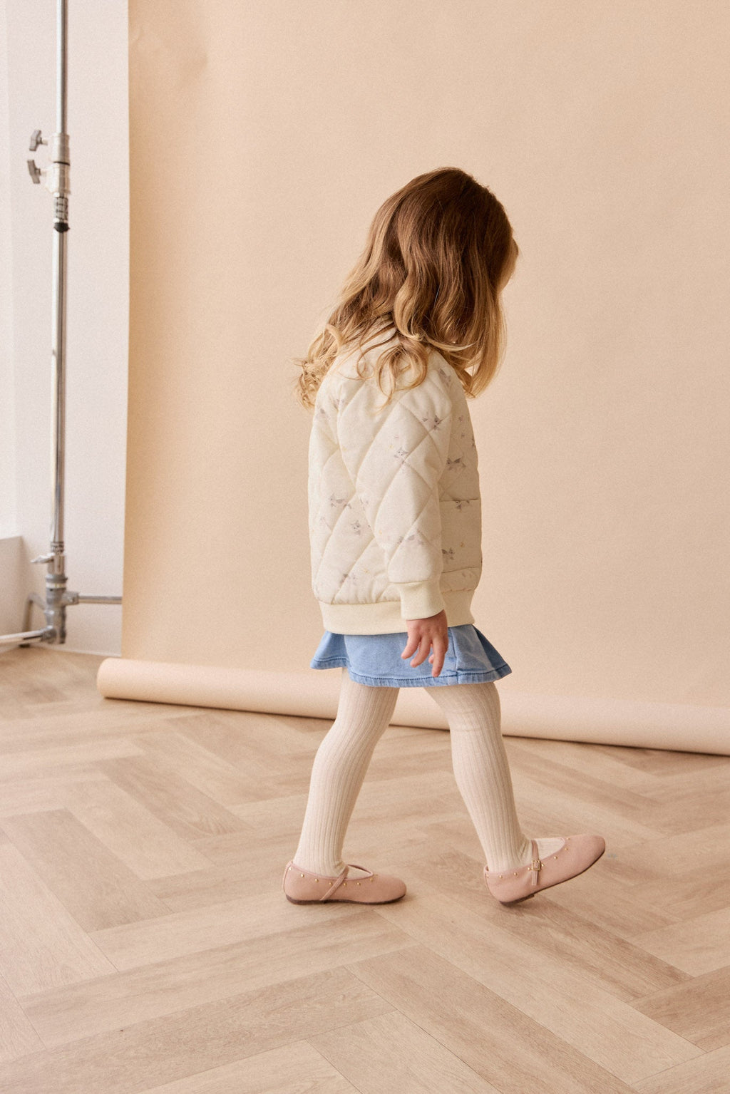Blouson en nylon-coton recyclé imprimé chaton « Murmure ludique » avec doublure en polyester recyclé pour enfants (6M-10A) – Vêtement d’extérieur du quotidien