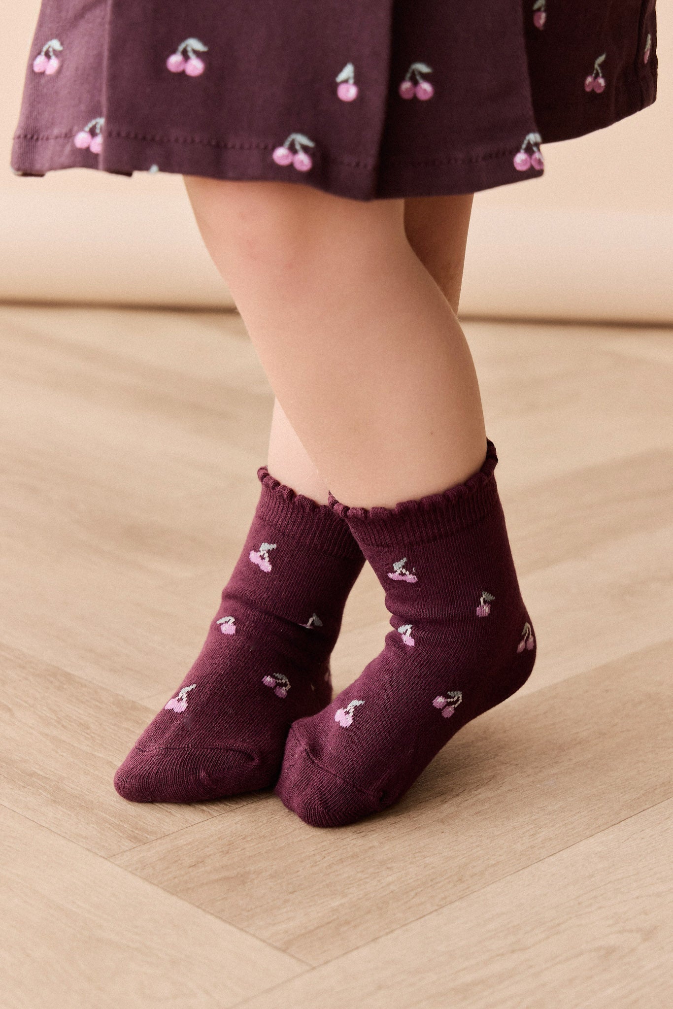 Chaussette Classique Cherry Love Prune en Coton-Polyester-Élasthanne uni avec Mélange Doux et Respirant pour Bébé et Enfant (Nourrisson–10 Ans)