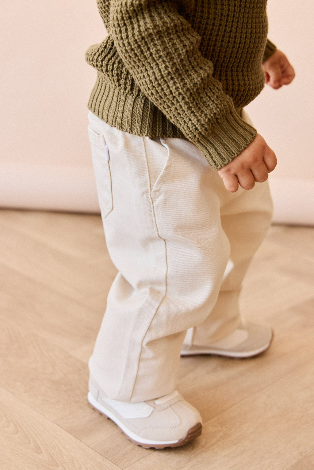 Pantalon Romeo en coton-élasthanne uni décontracté, coupe confortable et respirante pour bébés et petites filles (6 mois-8 ans)