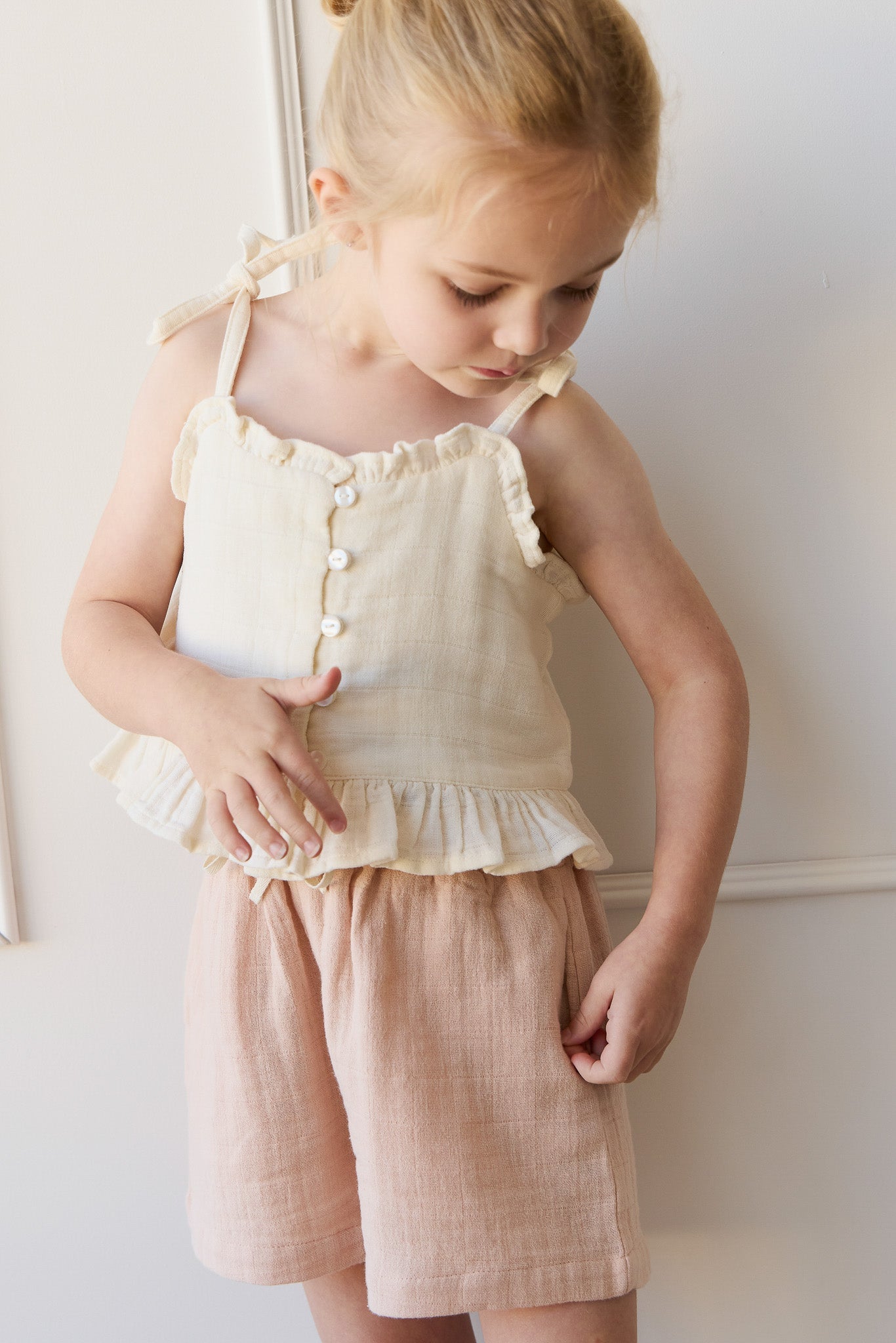 Short en mousseline de coton biologique uni rose crayeux aéré pour fille, léger et respirant, idéal pour l'été (1 an-10 ans)