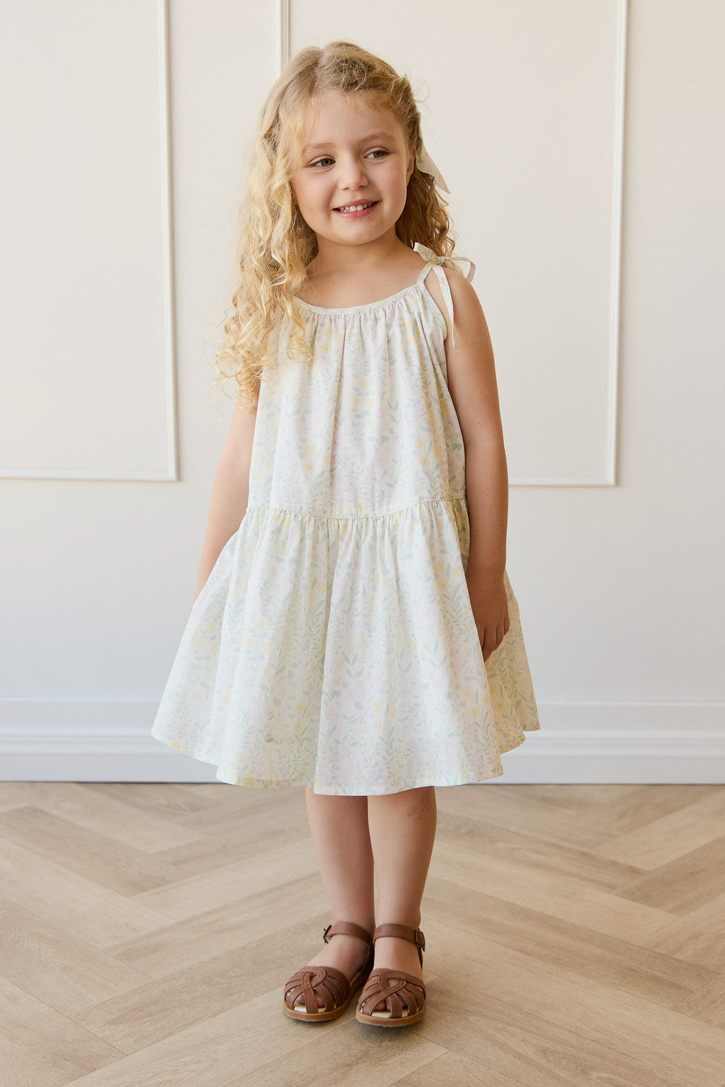 Robe classique unie en coton biologique avec silhouette douce et respirante pour filles au quotidien (1-10 ans)