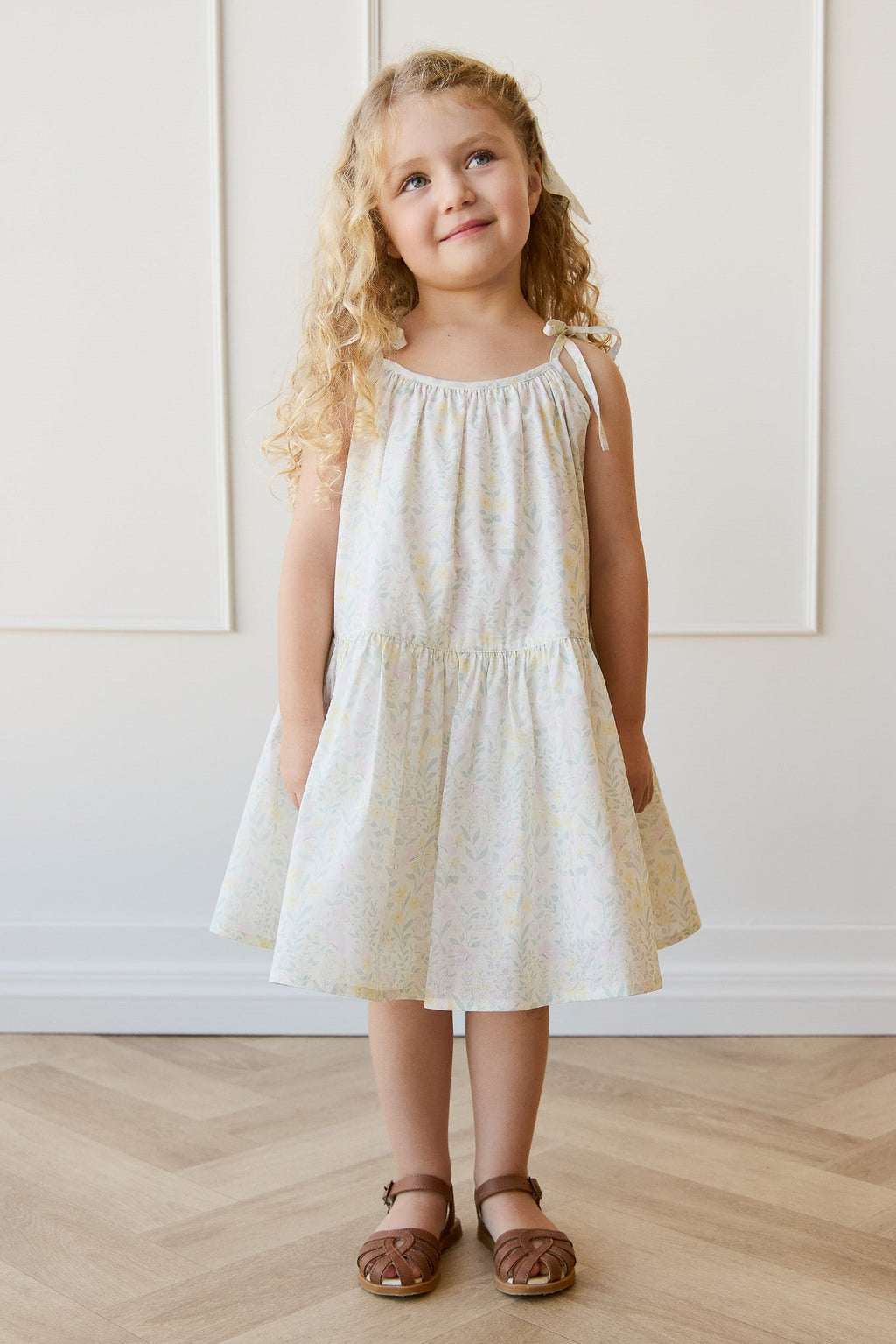 Robe classique unie en coton biologique avec silhouette douce et respirante pour filles au quotidien (1-10 ans)