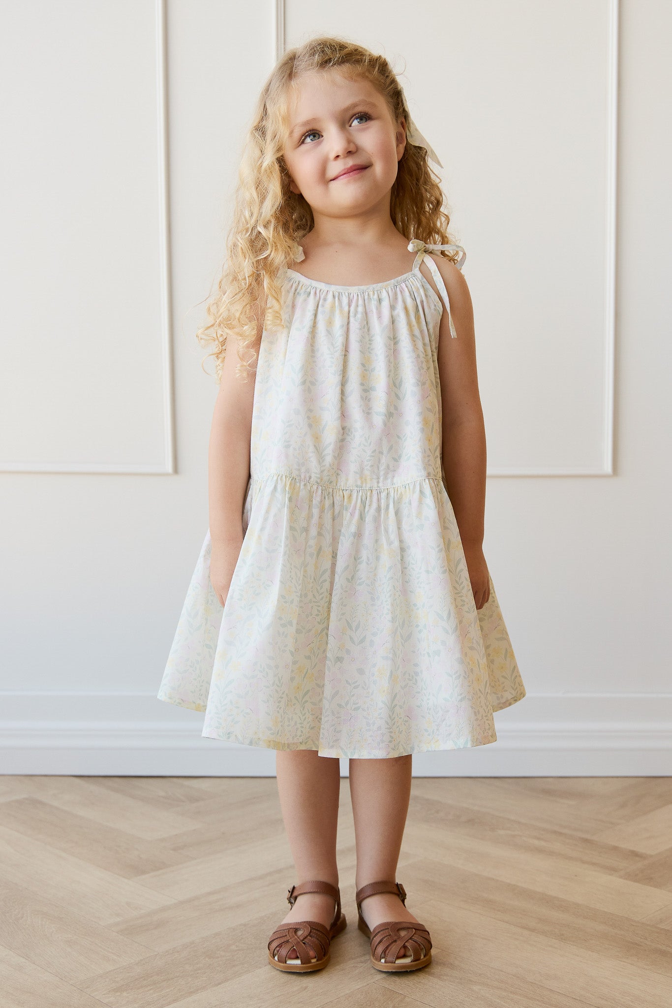 Robe classique unie en coton biologique avec silhouette douce et respirante pour filles au quotidien (1-10 ans)