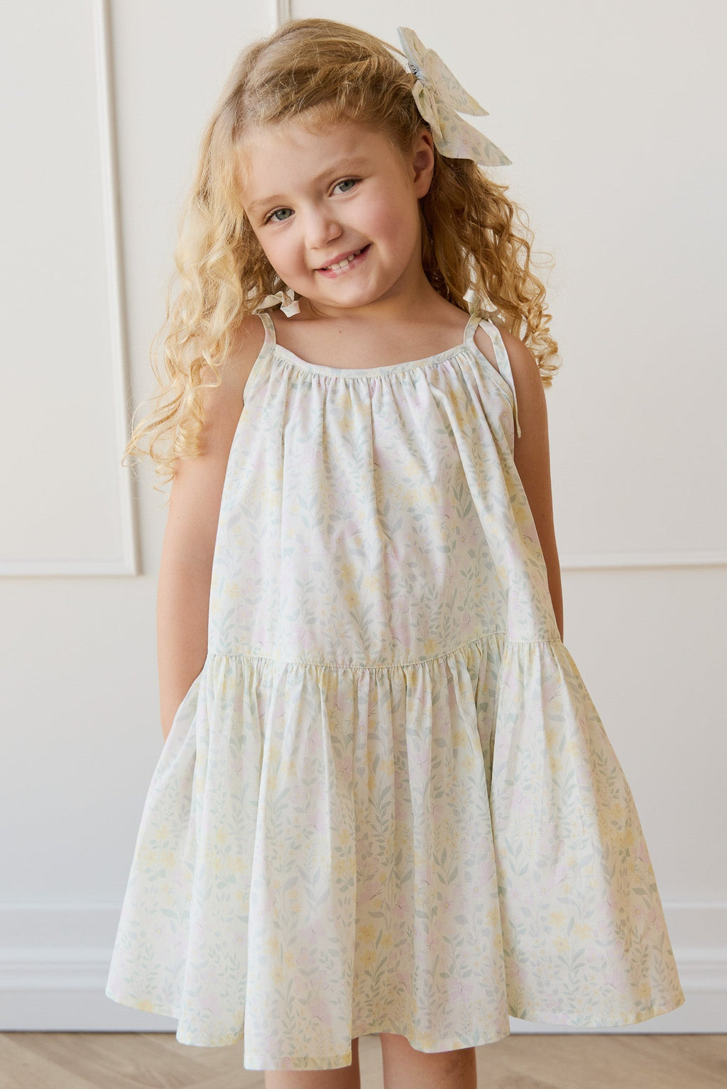 Robe classique unie en coton biologique avec silhouette douce et respirante pour filles au quotidien (1-10 ans)
