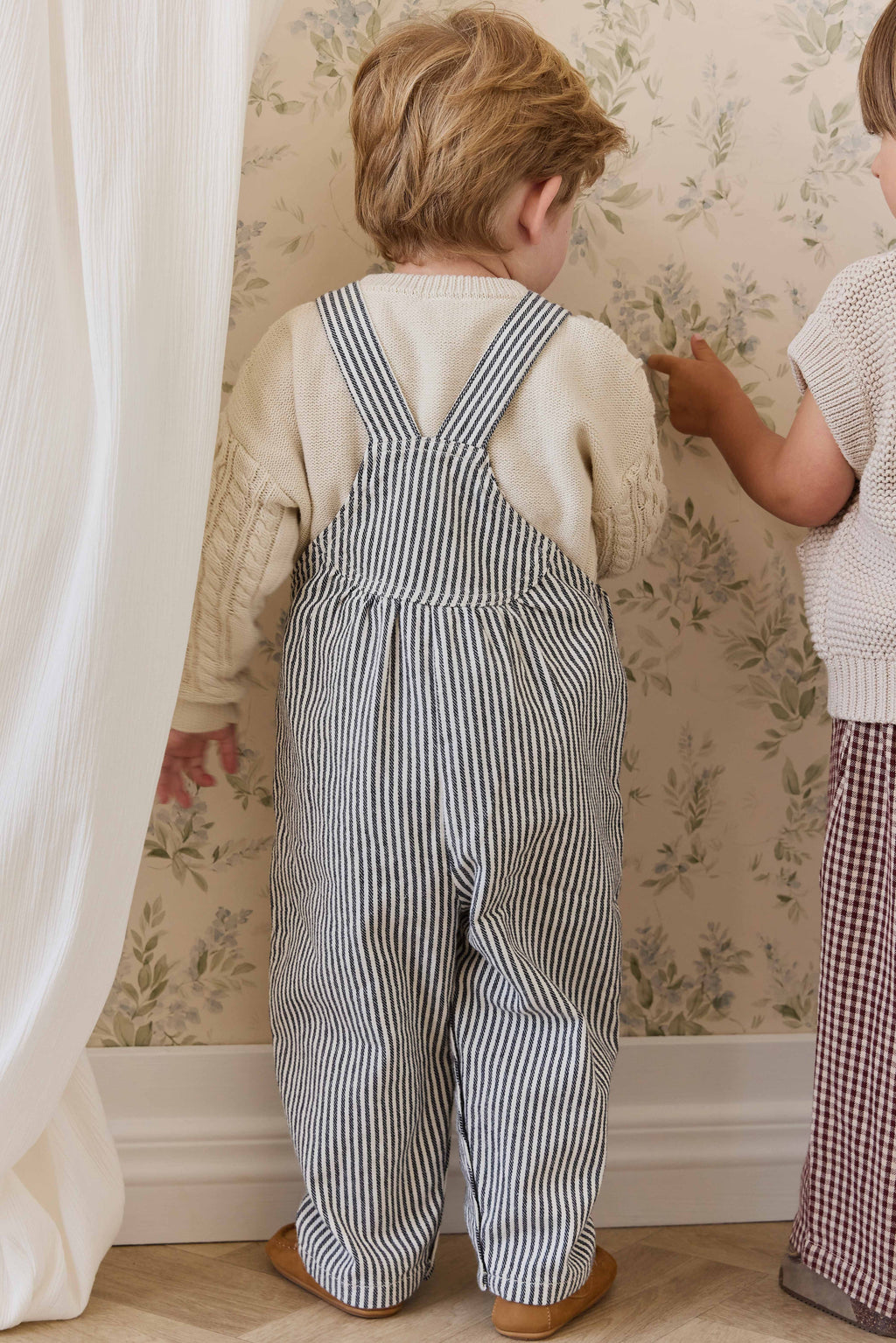 Salopette rayée bleu marine et nuage en coton-élasthanne avec accessoires sans nickel et bretelles réglables pour garçons et filles (6 mois-8 ans)
