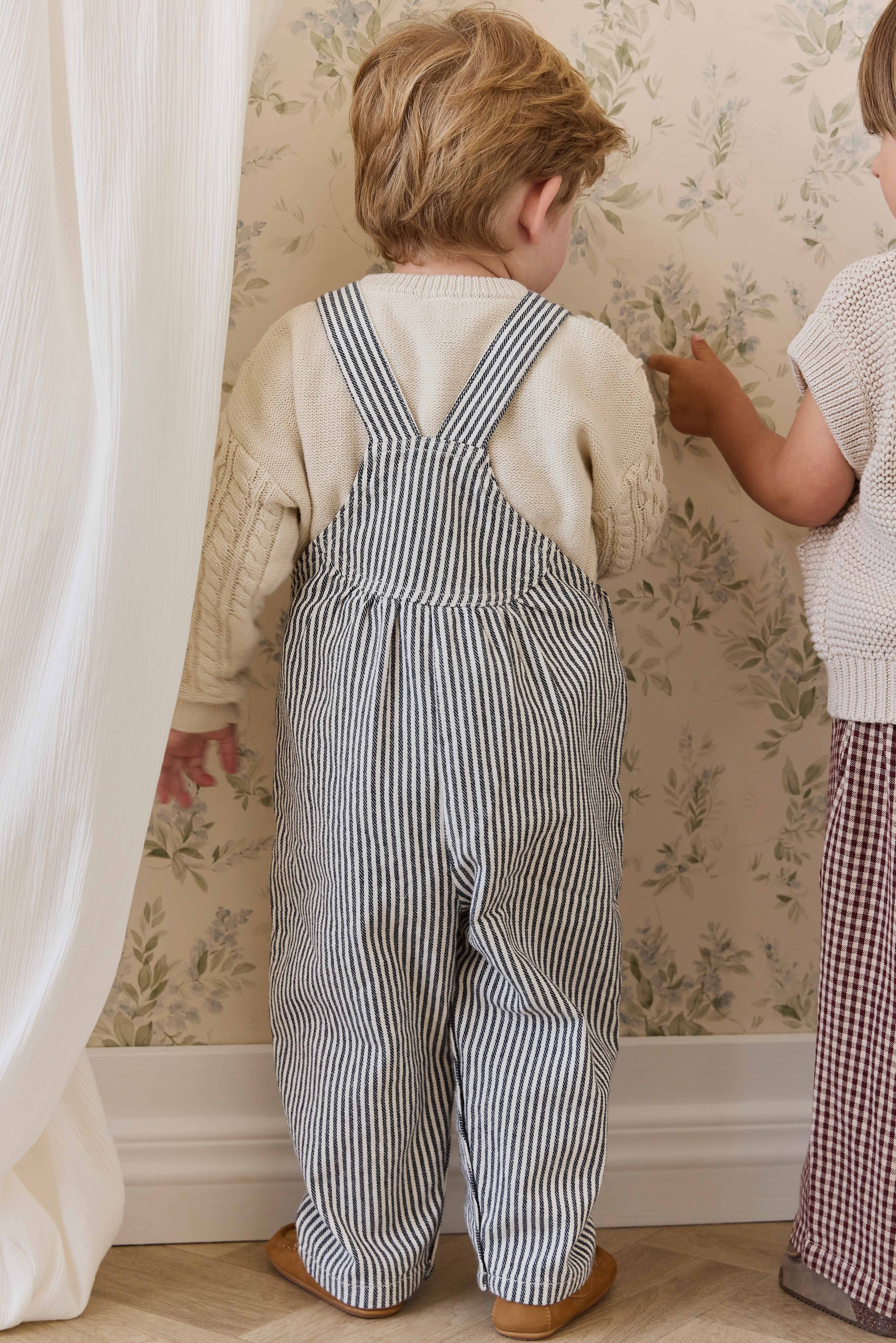 Salopette rayée bleu marine et nuage en coton-élasthanne avec accessoires sans nickel et bretelles réglables pour garçons et filles (6 mois-8 ans)