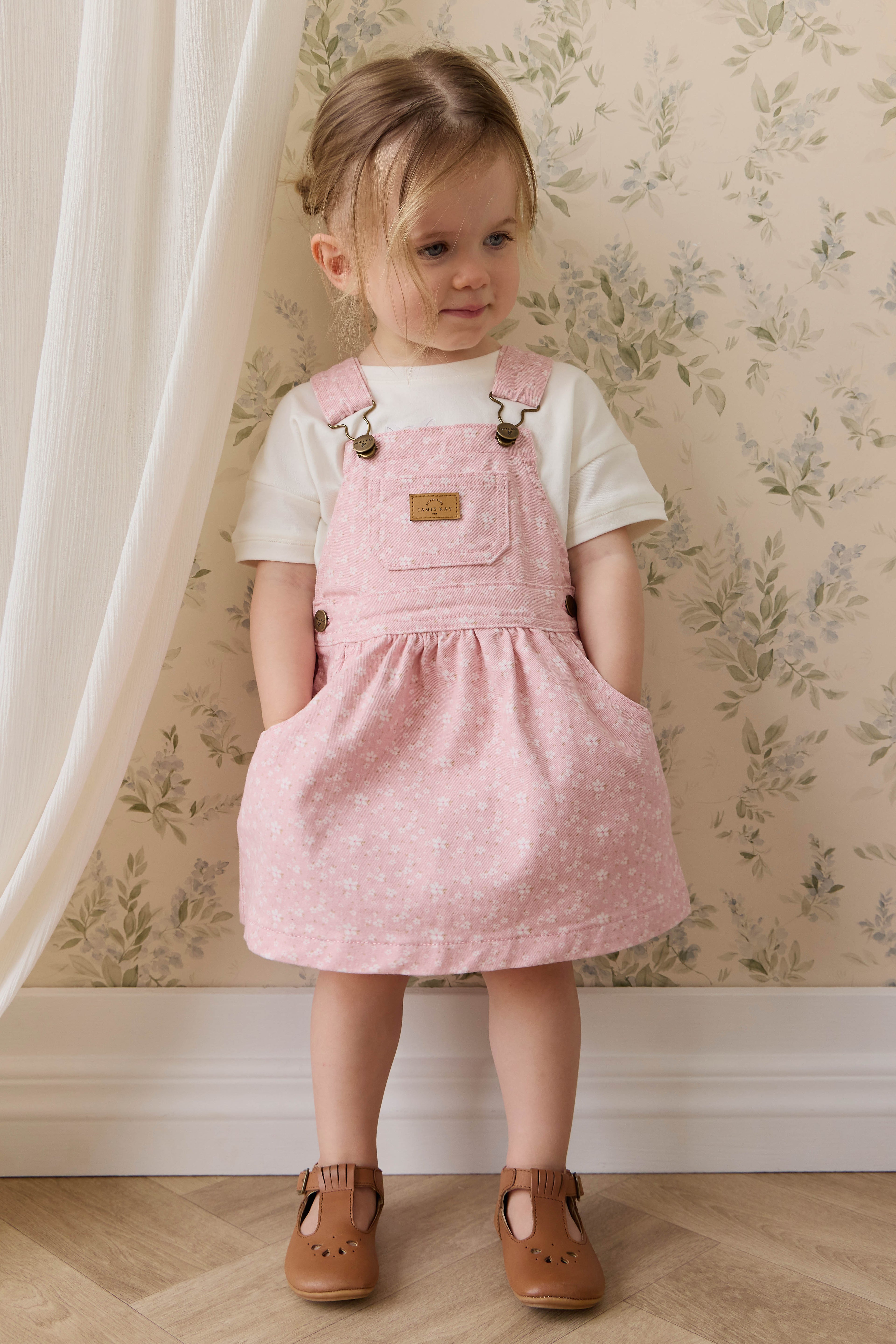 Robe Salopette Vintage Rose Poudré Brodé en Coton-Élasthanne avec Bretelles Ajustables & Poche Bavette à l'Avant pour Filles Printemps-Été (6M–8A)