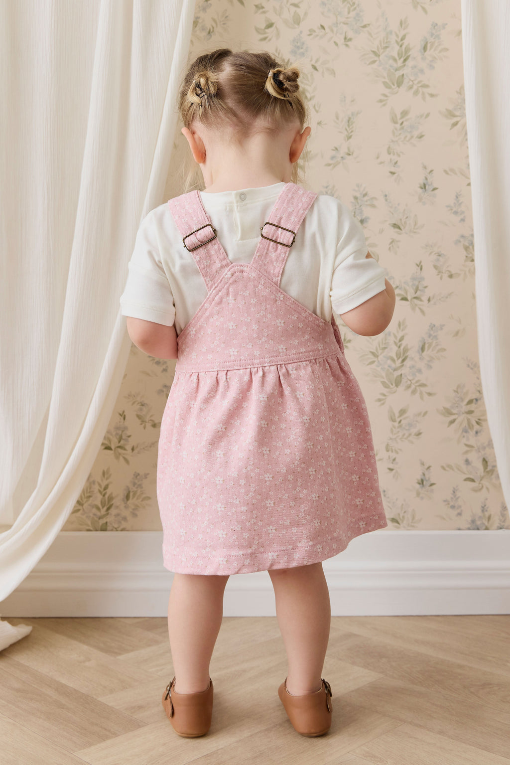 Robe Salopette Vintage Rose Poudré Brodé en Coton-Élasthanne avec Bretelles Ajustables & Poche Bavette à l'Avant pour Filles Printemps-Été (6M–8A)