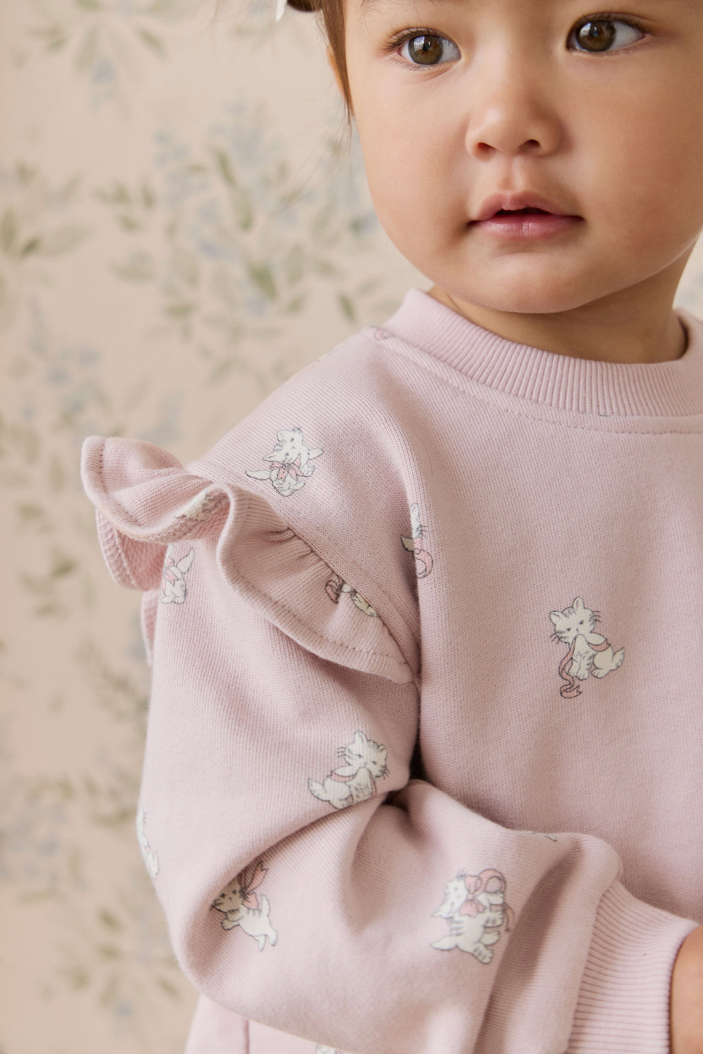 Sweat-shirt en coton biologique rose mauve avec imprimé chat nœud et détail volanté aux épaules pour filles, idéal au quotidien automne-hiver (6 mois – 10 ans)