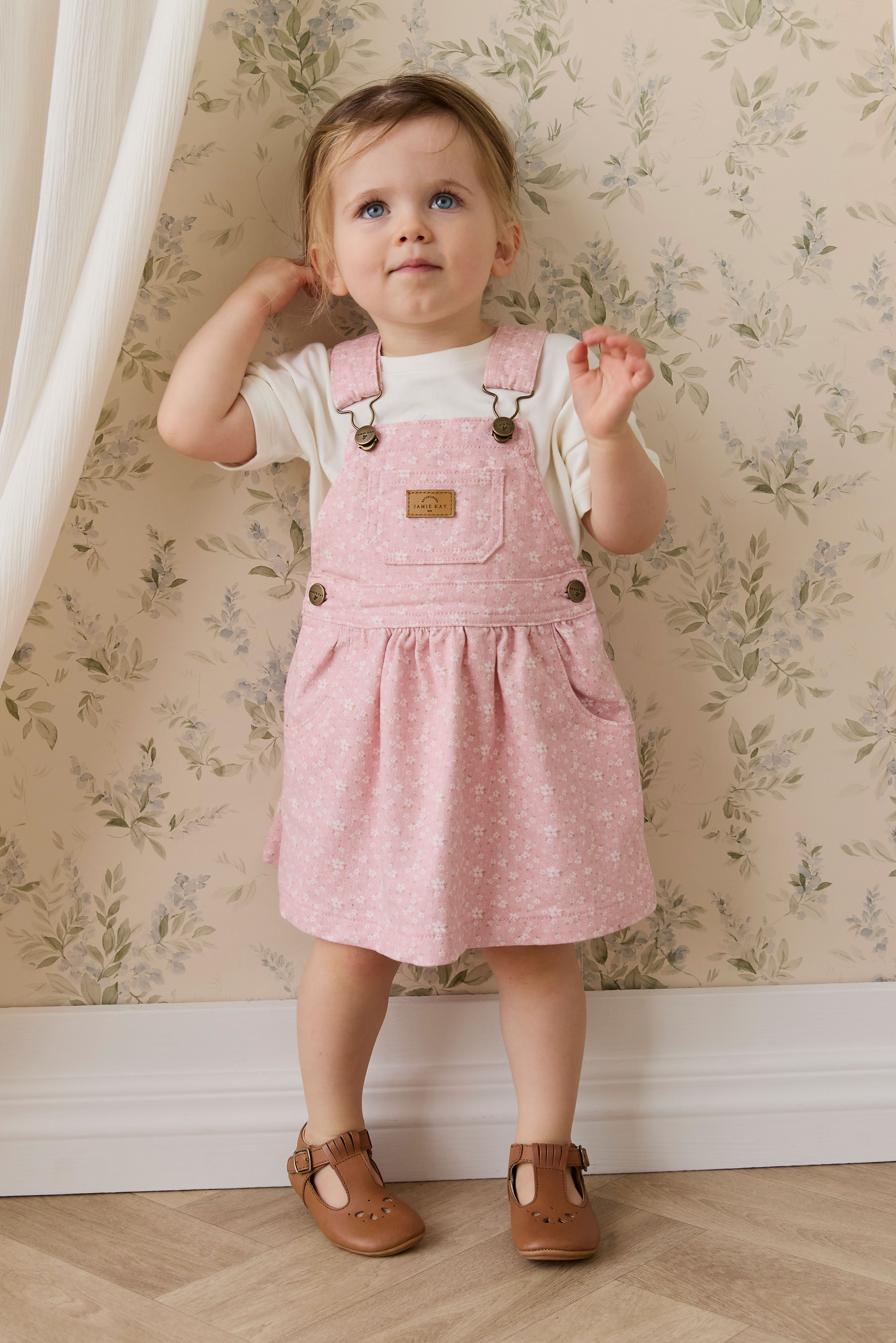 Robe Salopette Vintage Rose Poudré Brodé en Coton-Élasthanne avec Bretelles Ajustables & Poche Bavette à l'Avant pour Filles Printemps-Été (6M–8A)