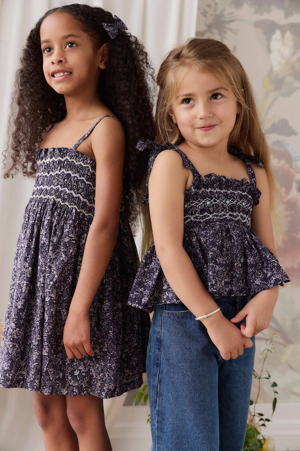 Robe Fille Bohème en Coton Bio Imprimé Floral Violet à Base Profonde, Corps Froncé et Bretelles Fines pour Sorties Estivales (6M–10Y)