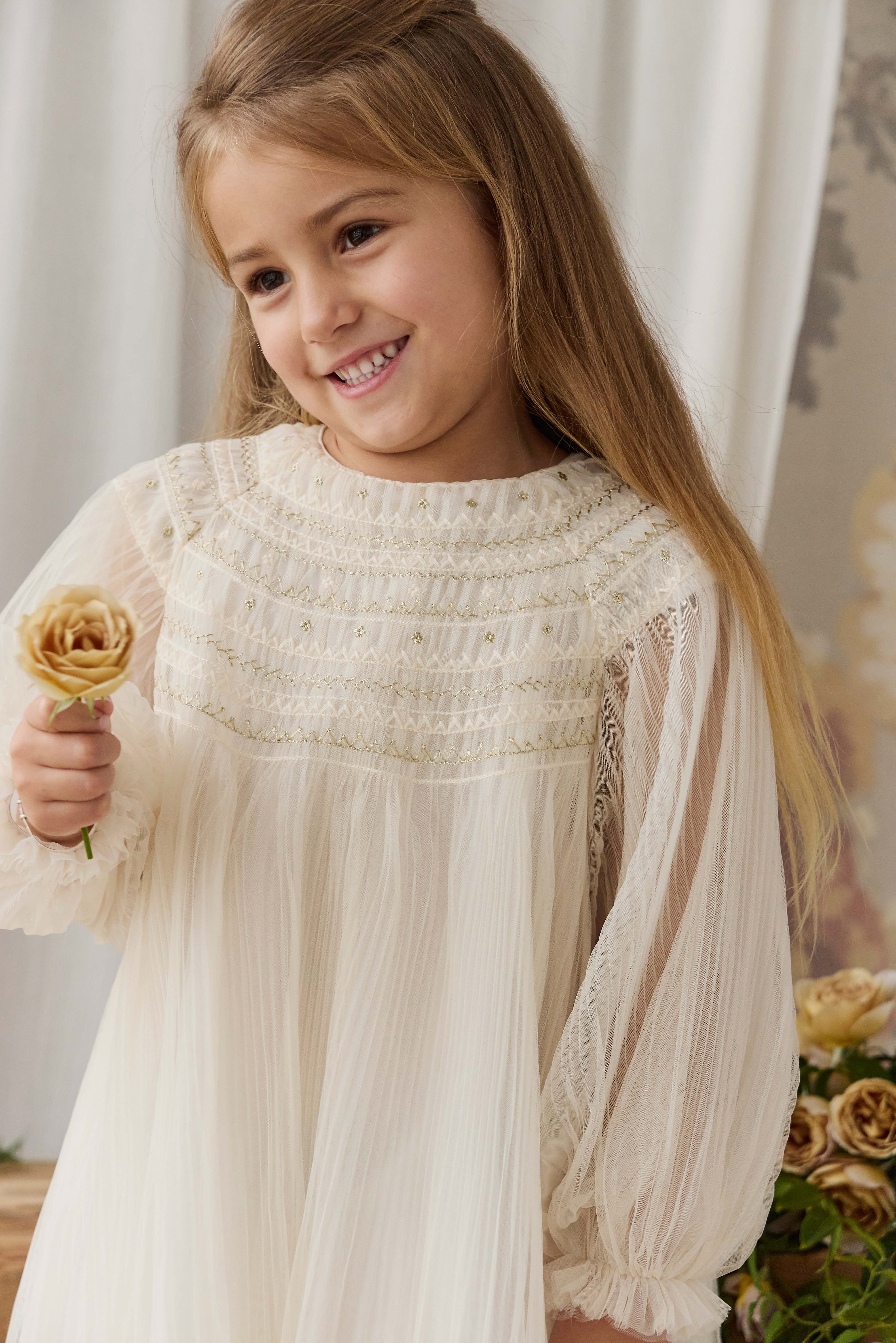 Robe Douce Ivoire Rêveuse Thème Ange des Neiges en Polyester-Coton Doublé avec Manches Longues Transparentes et Superposition Frôncée pour Fêtes Filles (6M–8Y)