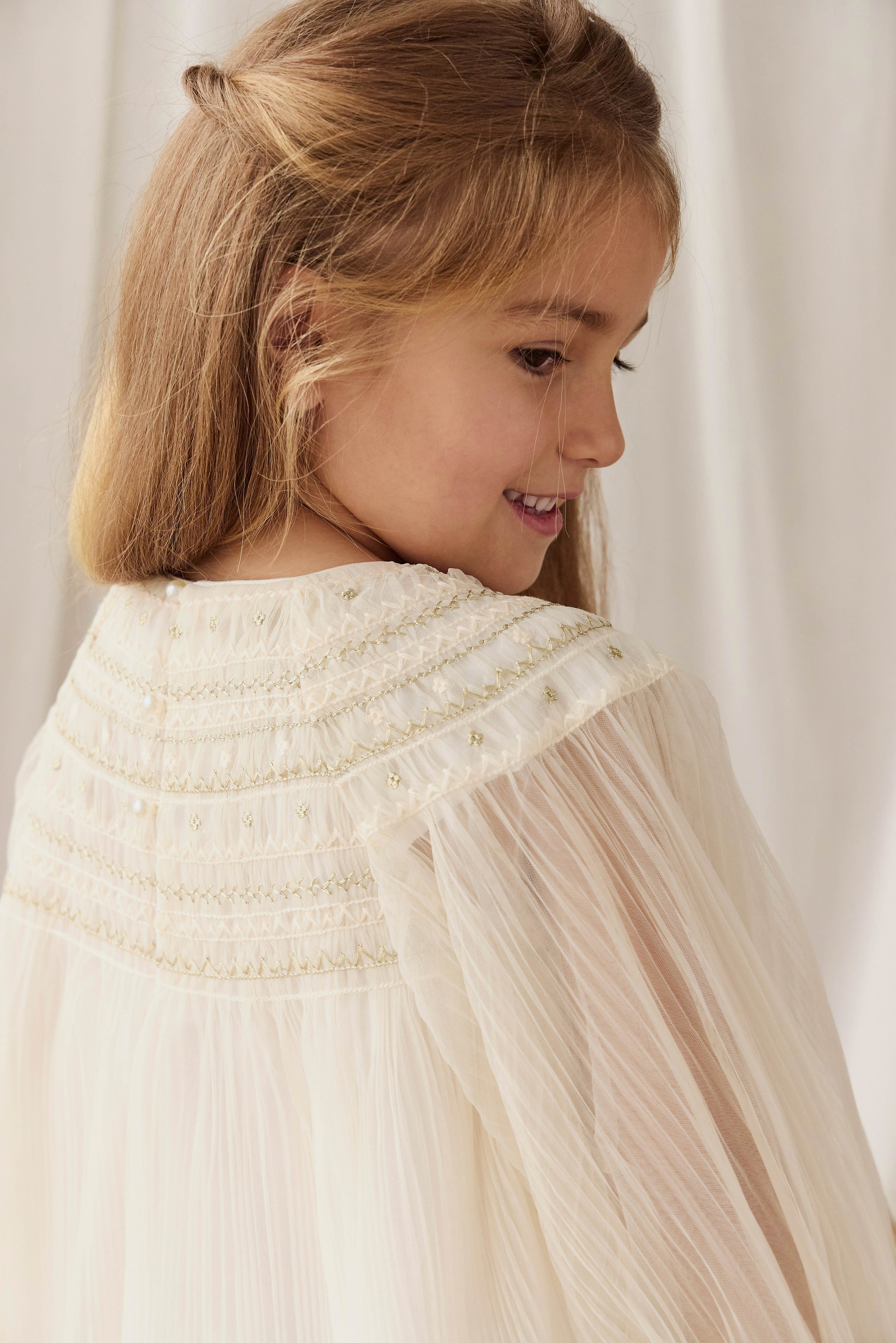 Robe Douce Ivoire Rêveuse Thème Ange des Neiges en Polyester-Coton Doublé avec Manches Longues Transparentes et Superposition Frôncée pour Fêtes Filles (6M–8Y)