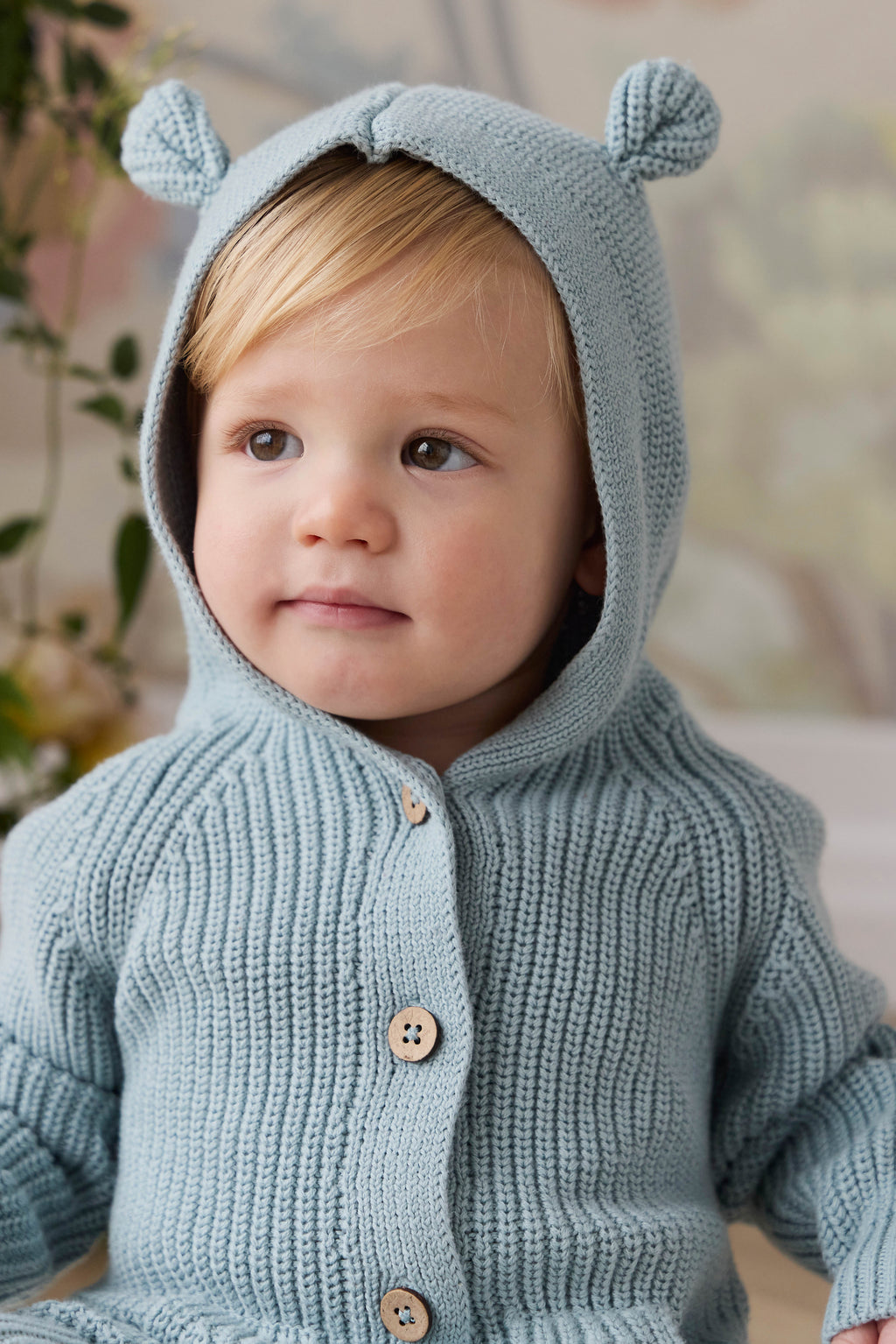 Grenouillère en tricot de coton bleu clair ludique avec capuche oreilles d'ours, boutons sur le devant et poches avant pour bébé automne-hiver (0-3 ans)