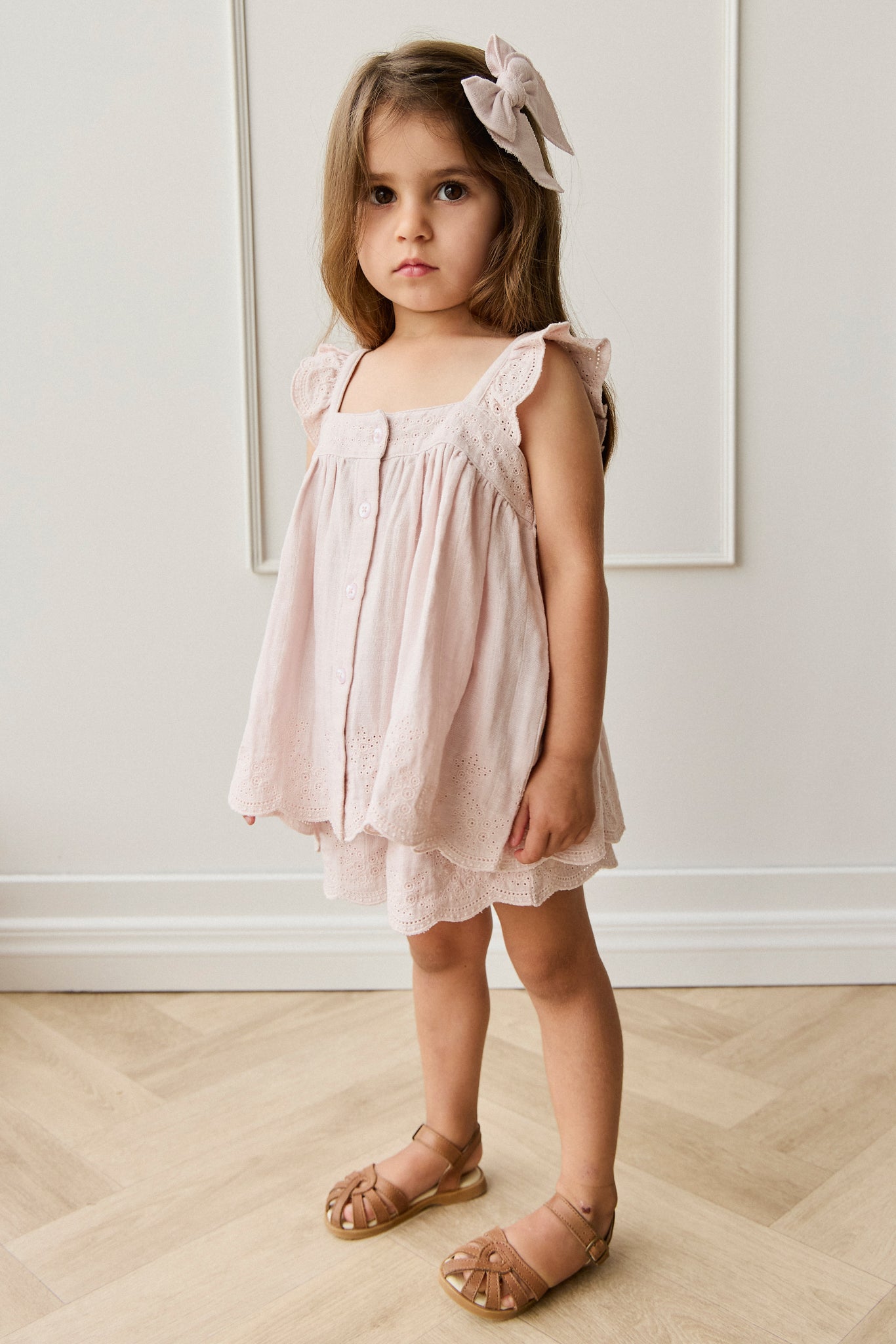 Short en mousseline de coton biologique uni lilas clair, frais, léger et respirant pour bébés (6 mois–8 ans), idéal pour l'été