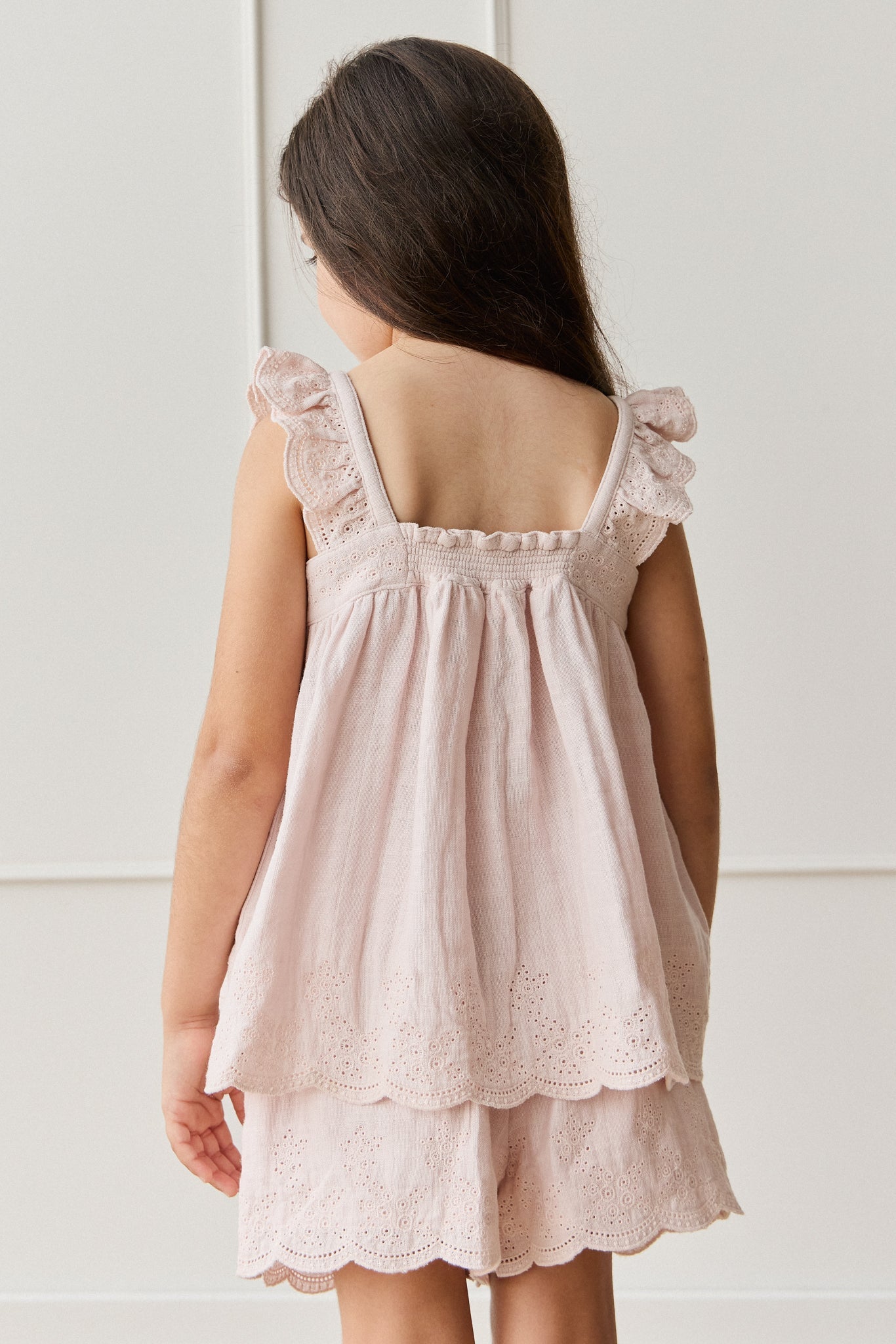Short en mousseline de coton biologique uni lilas clair, frais, léger et respirant pour bébés (6 mois–8 ans), idéal pour l'été