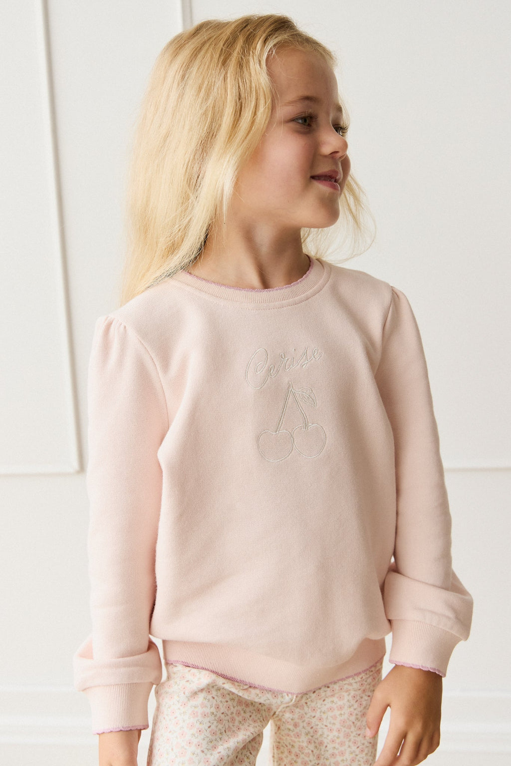 Sweat-shirt décontracté en coton-élasthanne biologique uni Morganite Cerise, doux et respirant pour le confort des filles au quotidien (6 mois-10 ans)