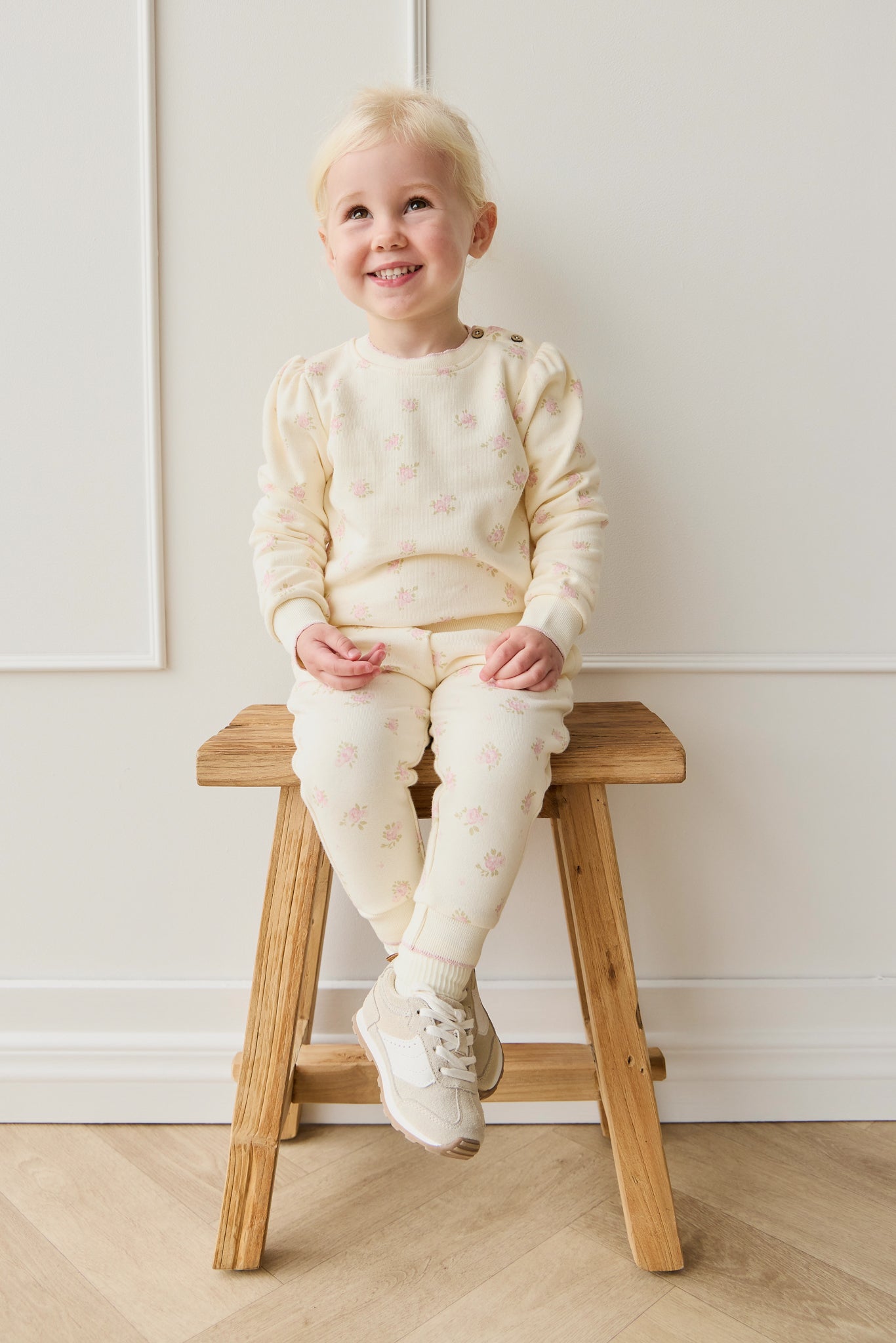 Pantalon de survêtement sportif et neutre en coton biologique et élasthanne avec taille élastique et coupe confortable pour bébés et enfants (6 mois-10 ans)