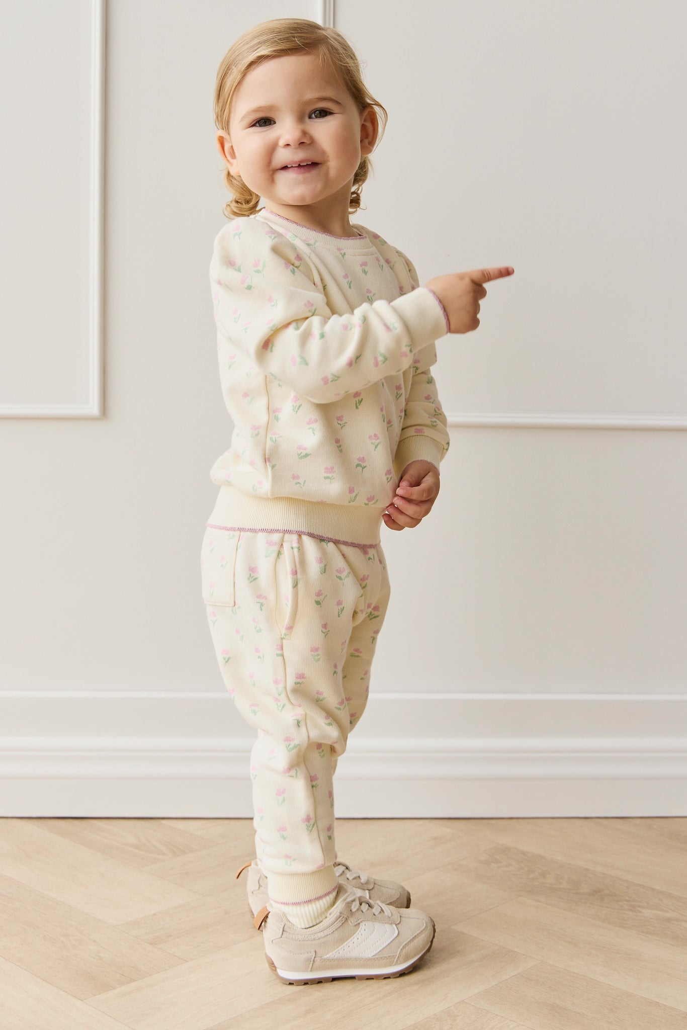 Pantalon de survêtement sport rose uni en coton bio-élasthanne avec taille élastique, coupe confortable pour bébés et enfants (6 mois – 10 ans)