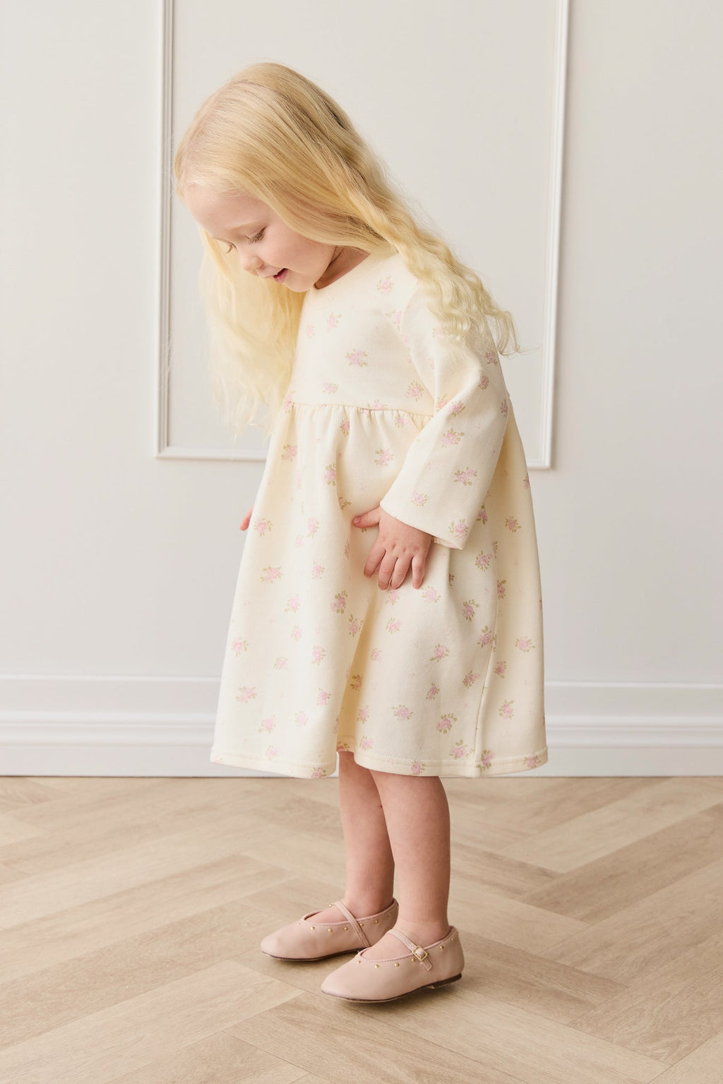 Robe Charlotte sans effort, unie en coton biologique et élasthanne, à la silhouette douce et respirante, pour le quotidien des filles (6 mois-8 ans)