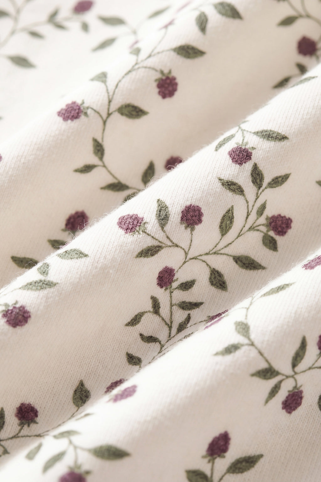 Combinaison Bébé en Coton Bio-Élasthanne Crème Botanique Mûrier Floral avec Zip Avant et Poignets Côtelés pour Dormir et Jouer (0-3A)